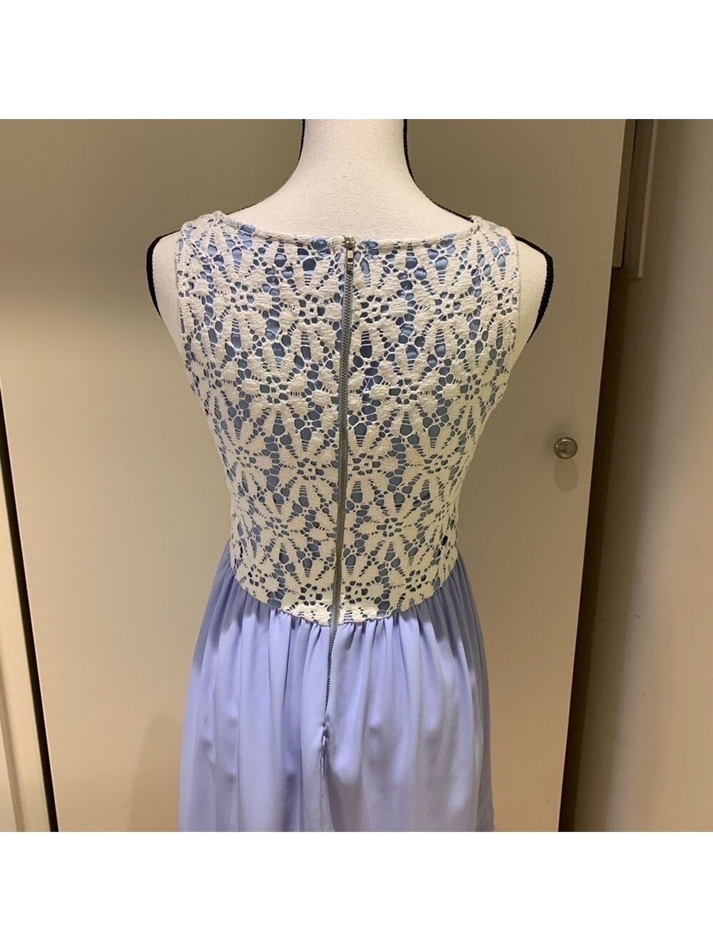 Eight Sixty Lavender Sleeveless Dress - Picture 4 of 7